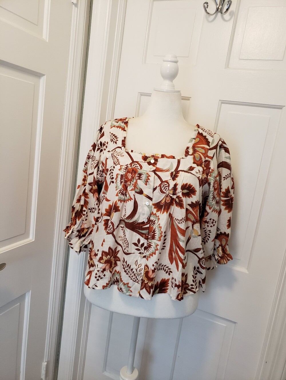 NWOT Nicole Miller Artelier Floral Print Square Neck Top Size Large, Boho